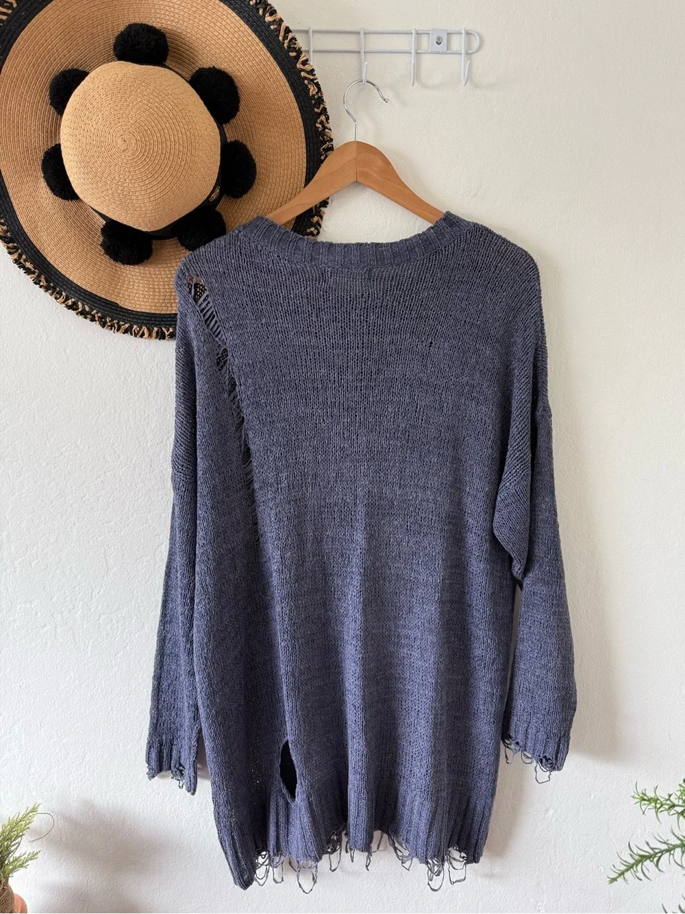 Sage & Flower Clothing Co. Blue Distressed Tunic Top Size Large / XL